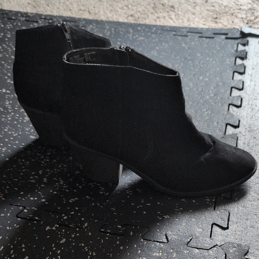 Faded Glory Women's Classic Black Ankle Booties